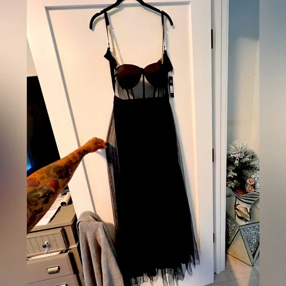 Black Dress - Picture 1 of 5